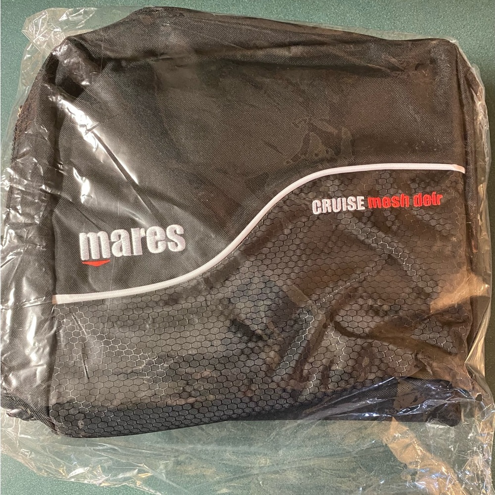 Black Cruise Mesh Back Pack for Scuba or Snorkeling Gear